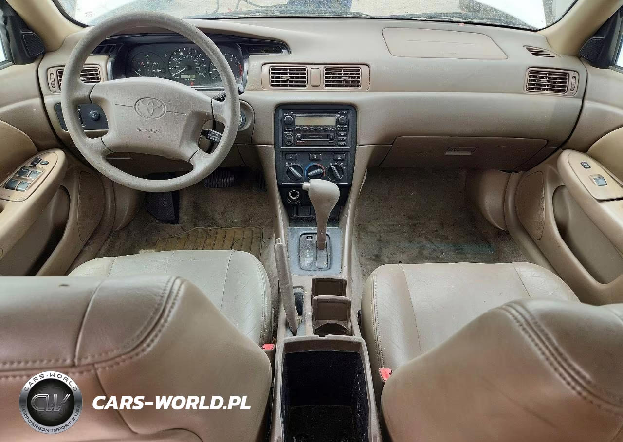 2000 Toyota Camry Le VIN:JT2BG22K5Y0447698 - 8