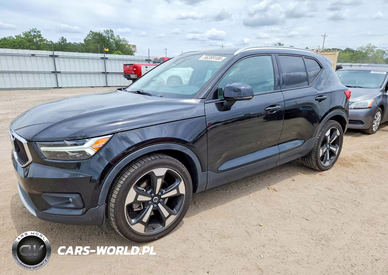 2021 Volvo Xc40 T5 Momentum