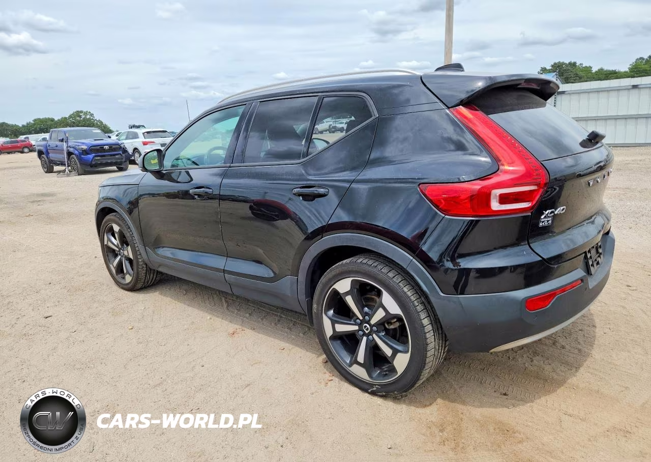 2021 Volvo Xc40 T5 Momentum VIN:YV4162UK2M2407030 - 2