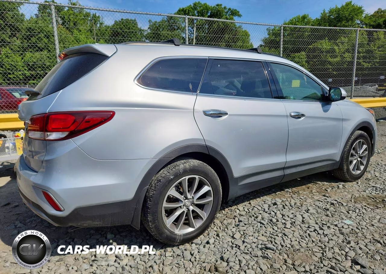 2018 Hyundai Santa Fe Se VIN:KM8SM4HF0JU277993 - 3