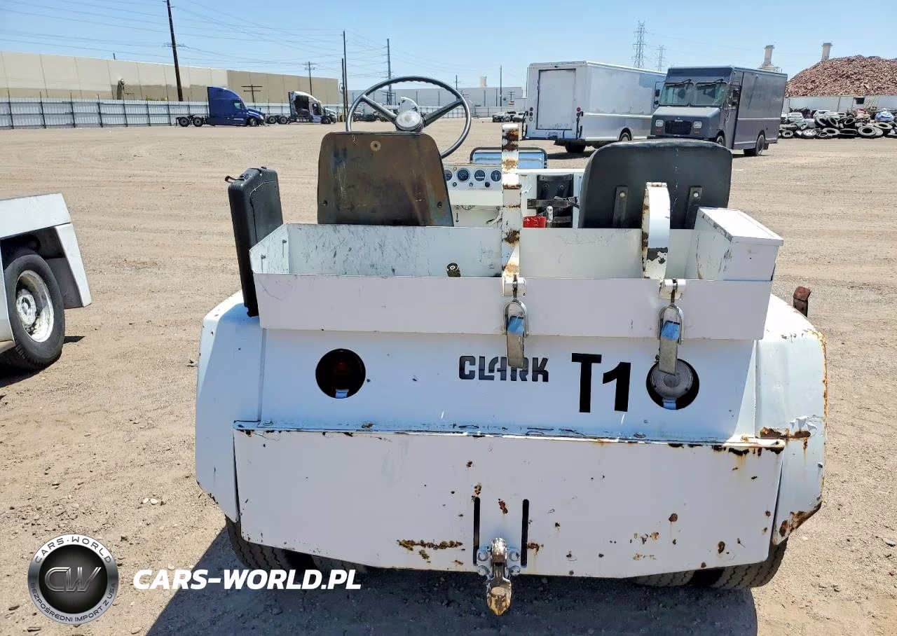 2001 Clark Equipment Airplane Towng Tractor VIN:CTAE874440879 - 6