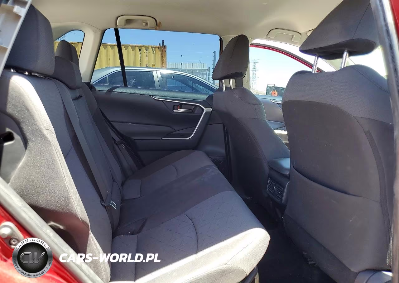 2021 Toyota Rav4 Xle VIN:JTMRWRFV1MD132891 - 10