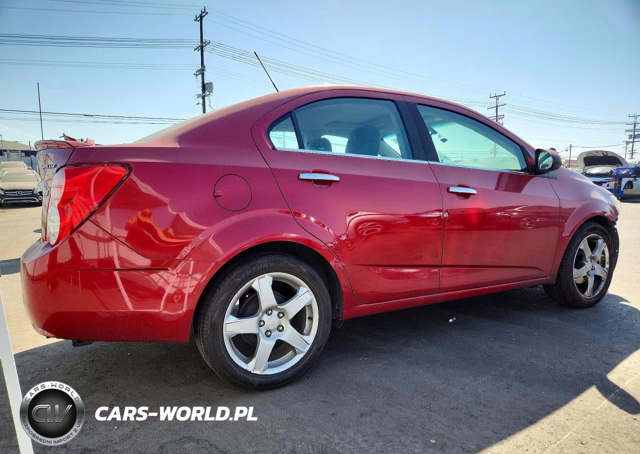 2015 Chevrolet Sonic Ltz VIN:1G1JE5SB0F4149570 - 3