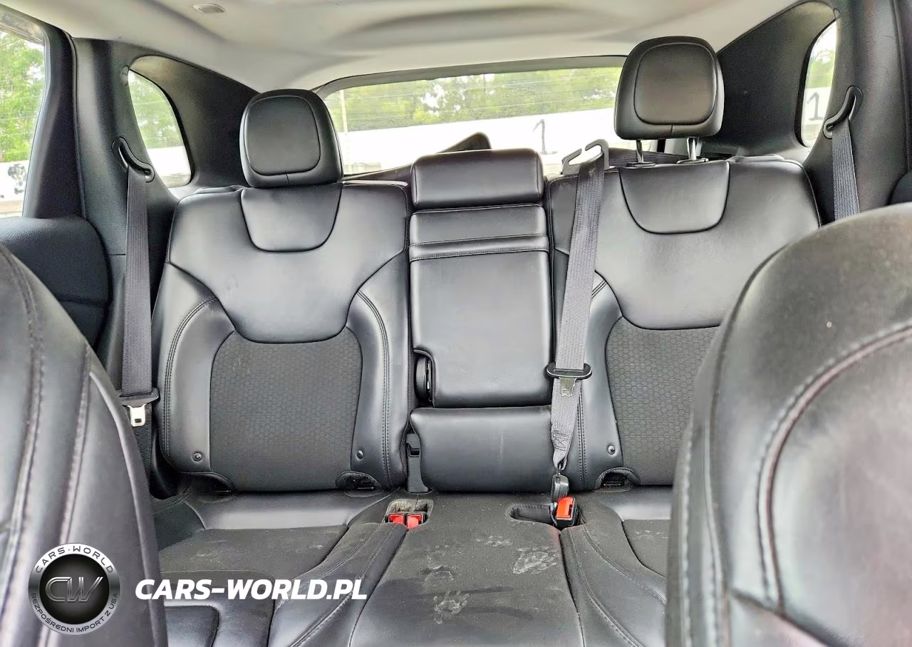 2019 Jeep Cherokee Latitude Plus VIN:1C4PJMLN9KD355108 - 10