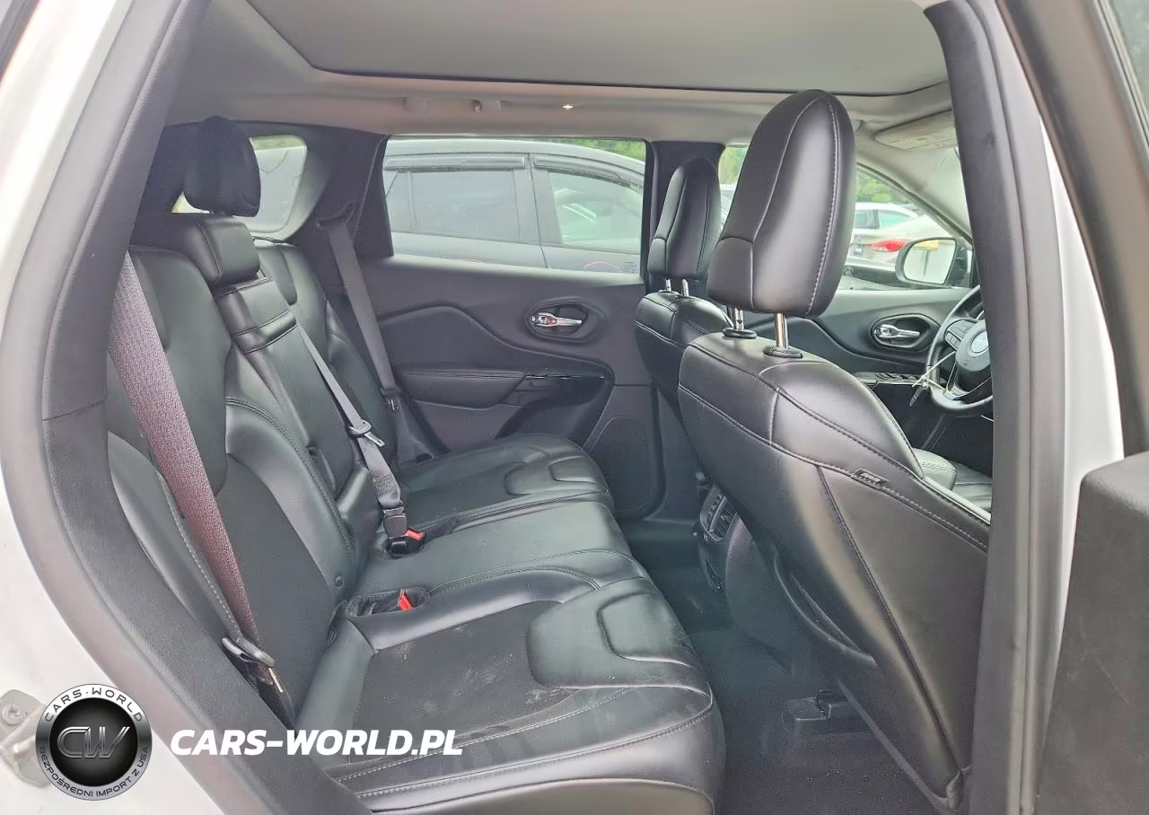 2019 Jeep Cherokee Latitude Plus VIN:1C4PJMLN9KD355108 - 11