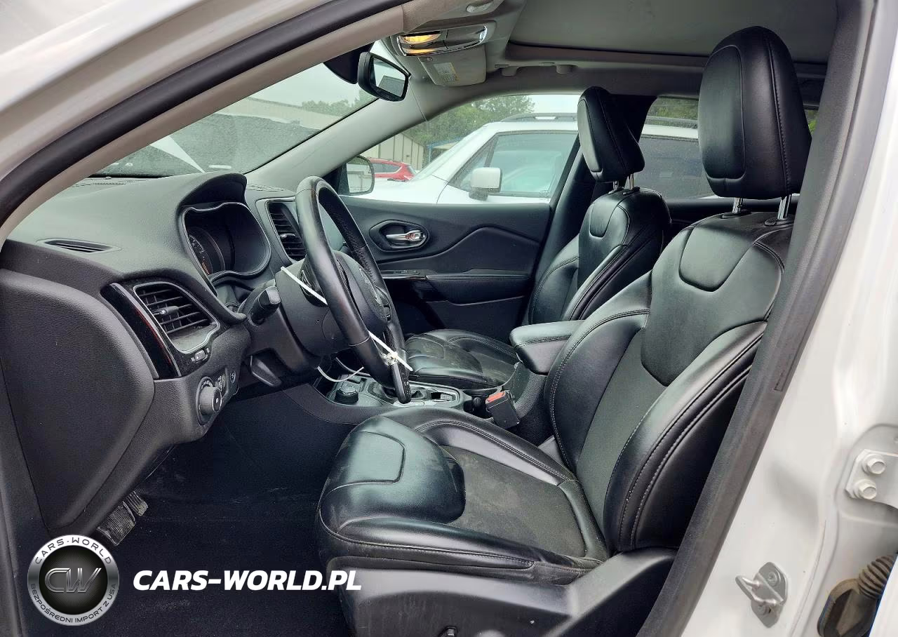 2019 Jeep Cherokee Latitude Plus VIN:1C4PJMLN9KD355108 - 7