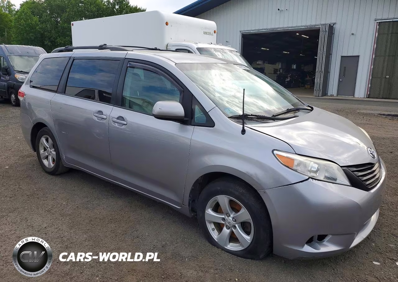 2013 Toyota Sienna Le VIN:5TDJK3DC7DS055259 - 4