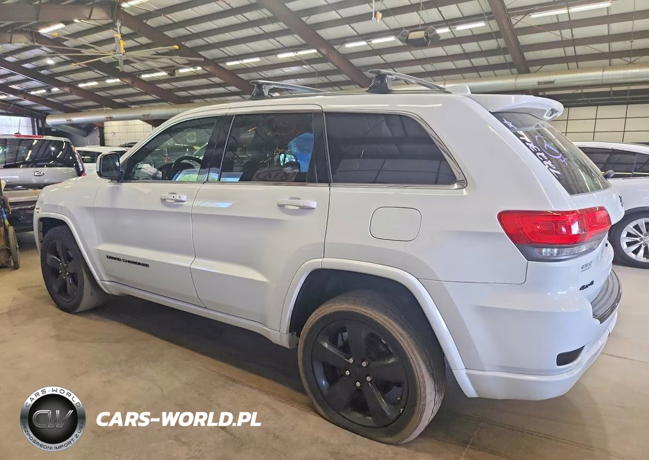2015 Jeep Grand Cherokee Laredo VIN:1C4RJFAG9FC722366 - 2