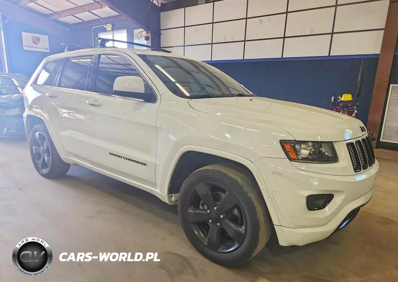 2015 Jeep Grand Cherokee Laredo VIN:1C4RJFAG9FC722366 - 4