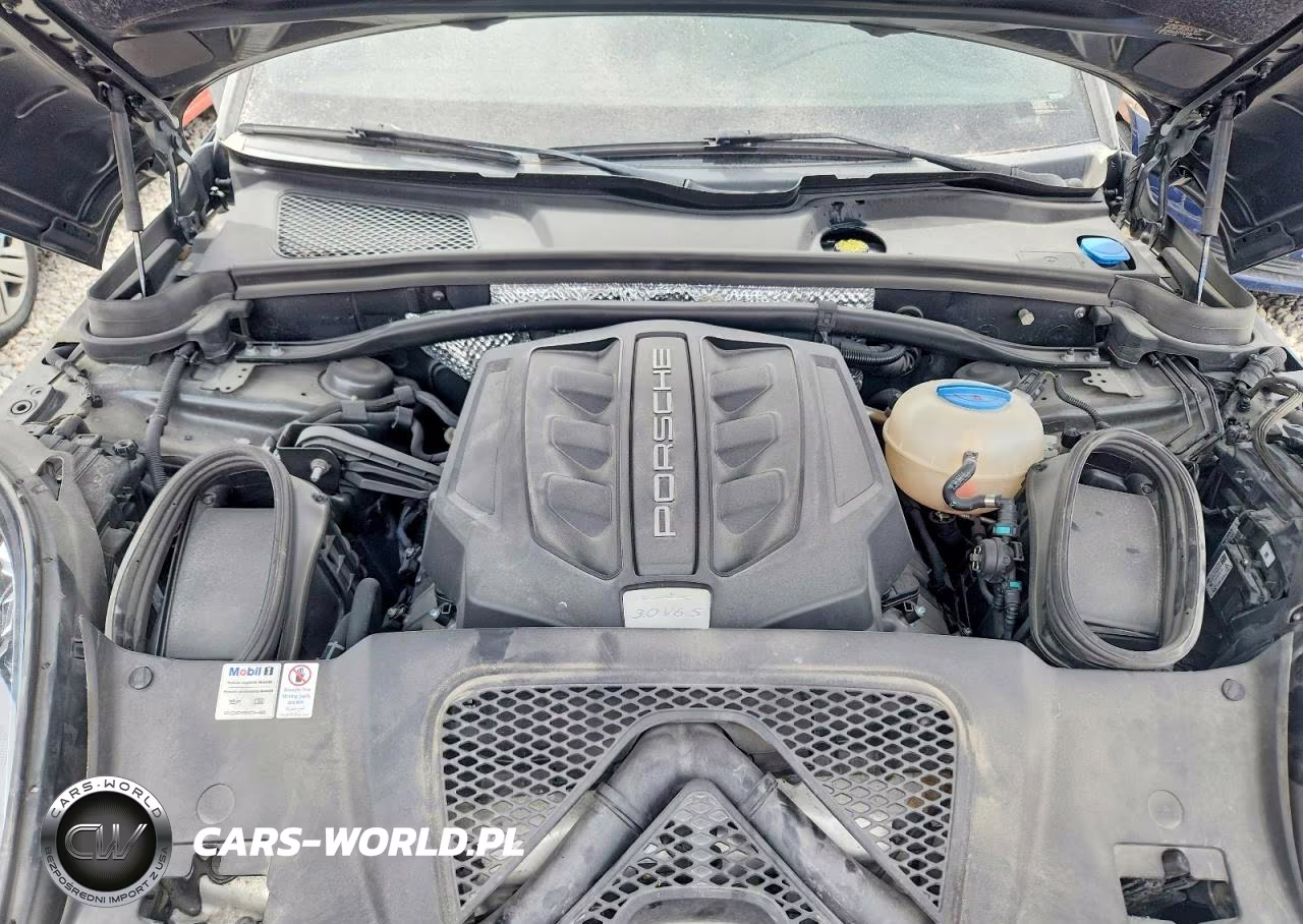 2018 Porsche Macan S VIN:WP1AB2A58JLB36105 - 11