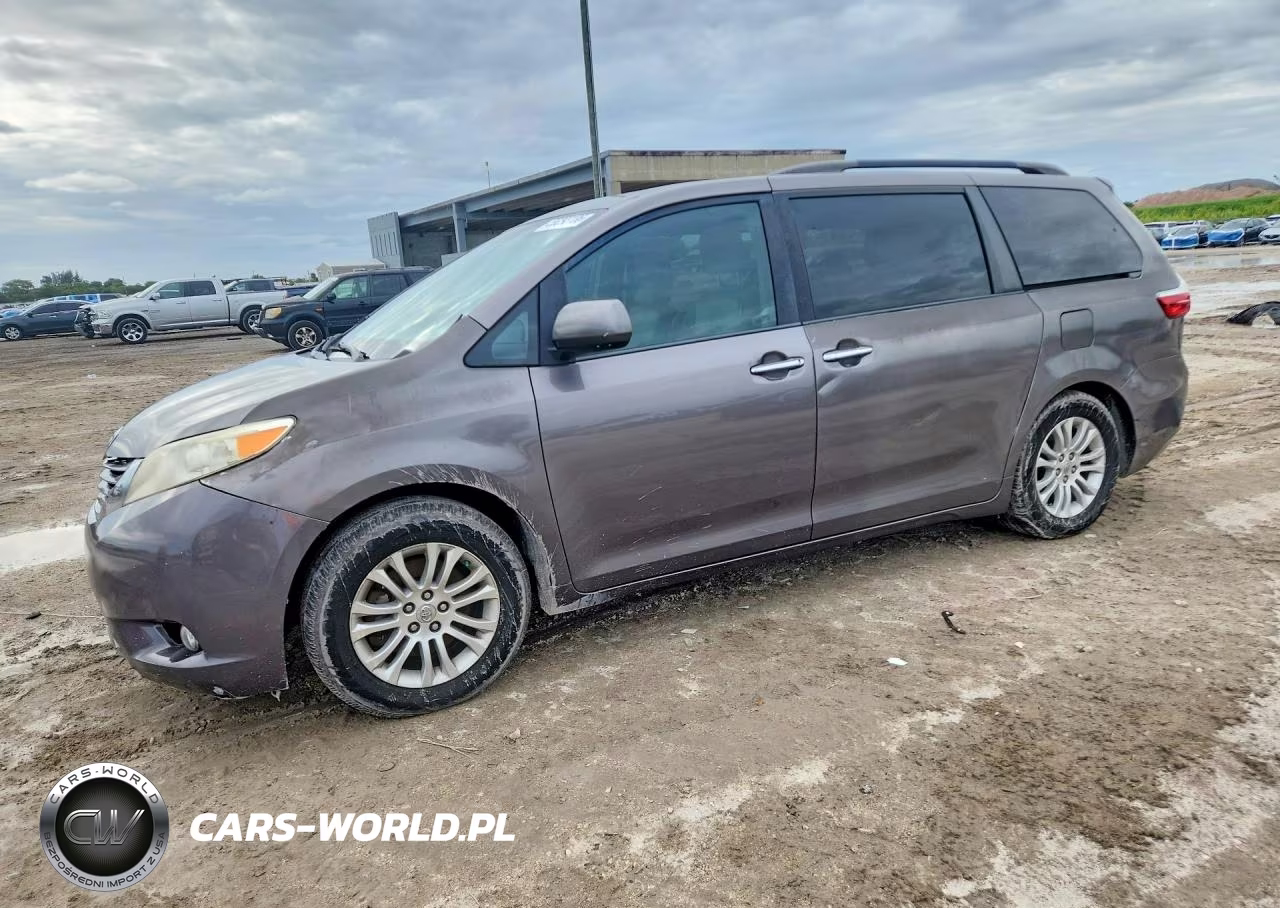 2015 Toyota Sienna Xle Premium 8-Passenger – zdjęcie 1 z 12