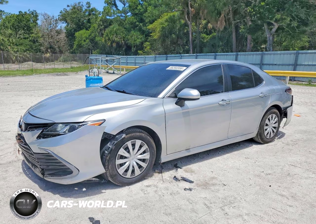 2022 Toyota Camry Le – zdjęcie 1 z 12
