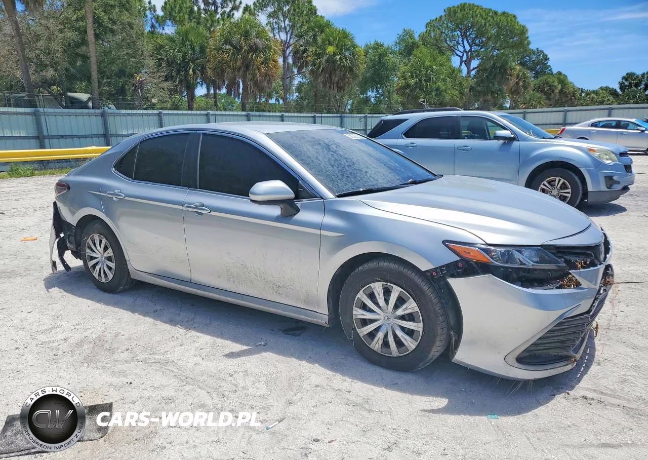 2022 Toyota Camry Le VIN:4T1C31AK7NU584189 - 4
