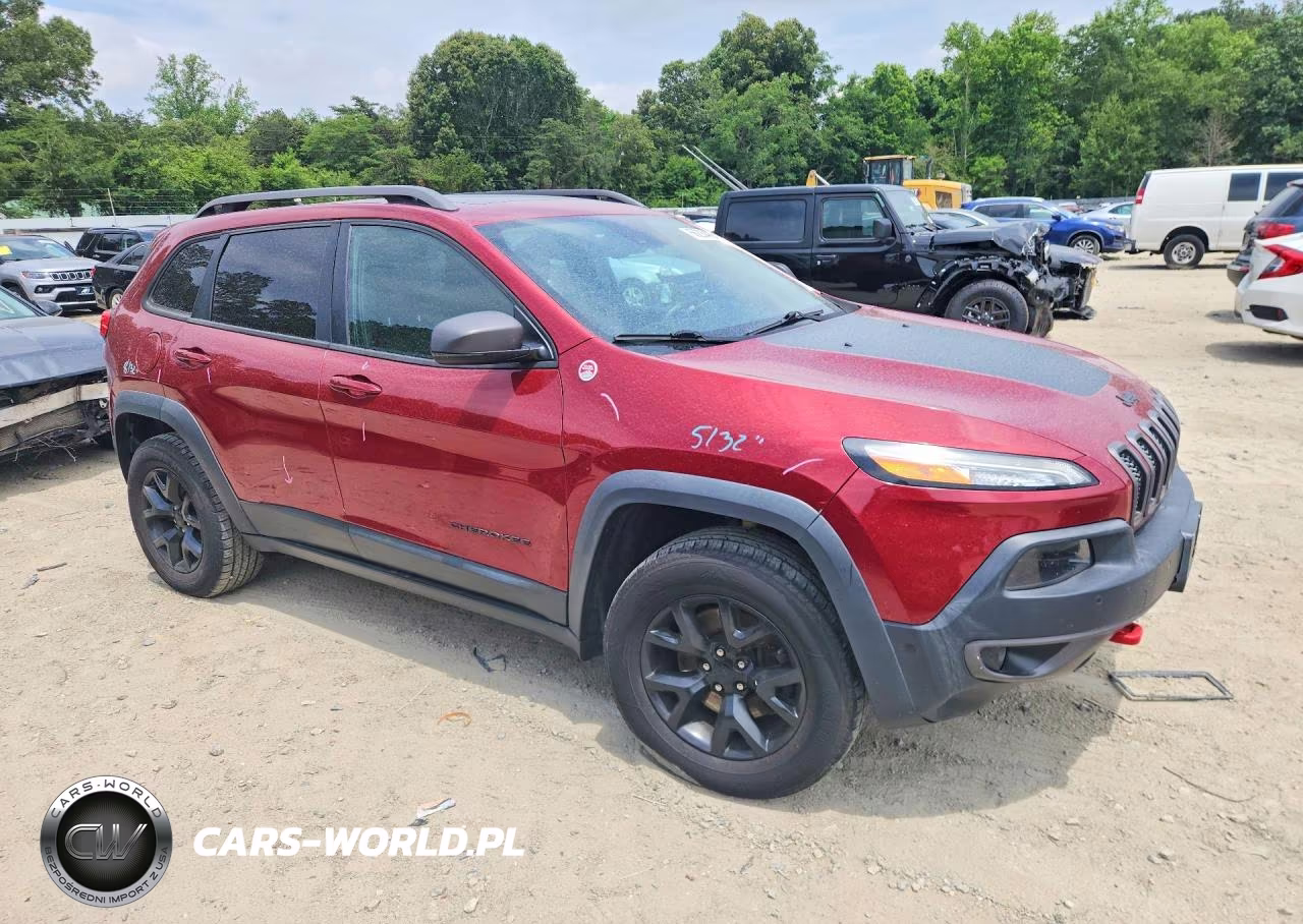 2015 Jeep Cherokee Trailhawk VIN:1C4PJMBS4FW694070 - 4
