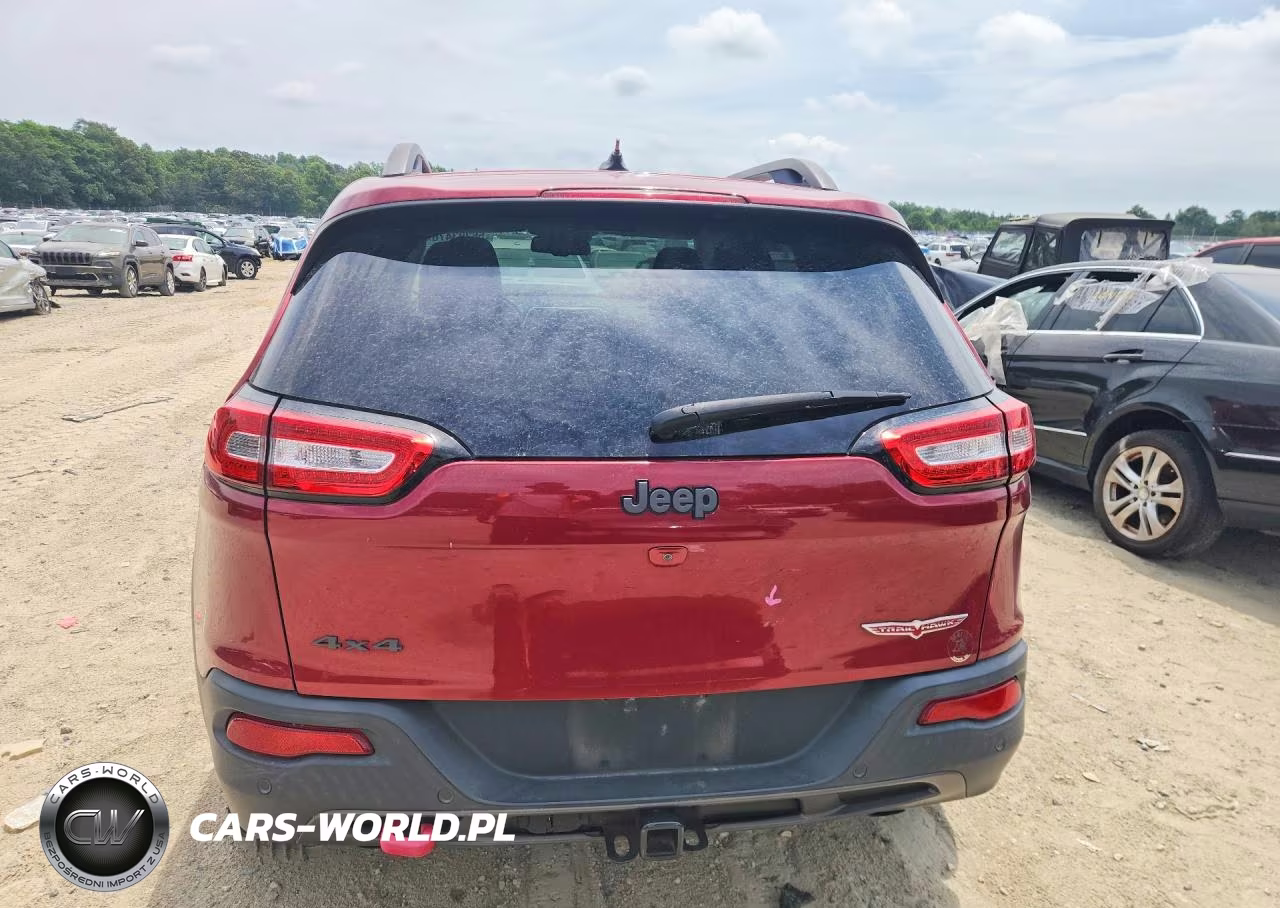 2015 Jeep Cherokee Trailhawk VIN:1C4PJMBS4FW694070 - 6