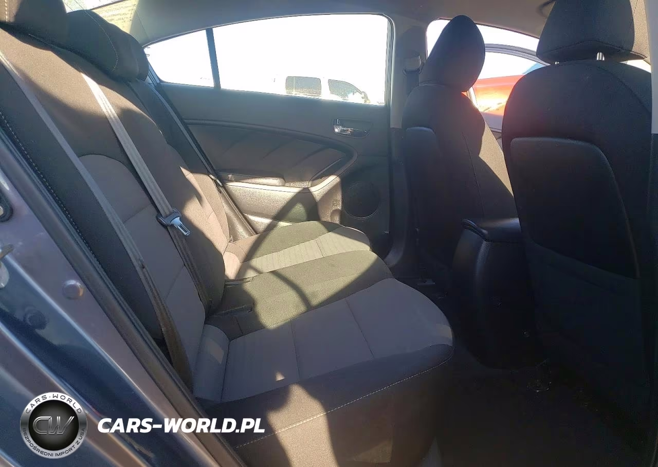 2018 Kia Forte S VIN:3KPFL4A74JE253934 - 10