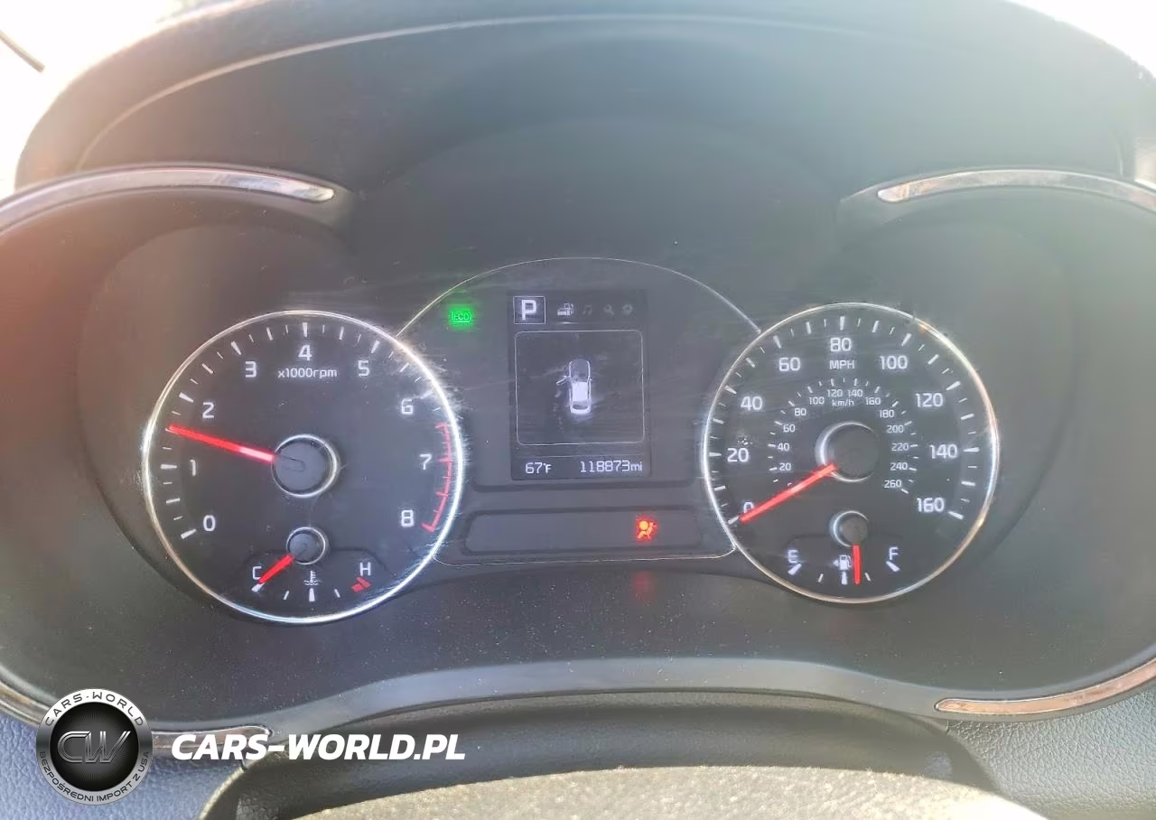 2018 Kia Forte S VIN:3KPFL4A74JE253934 - 9
