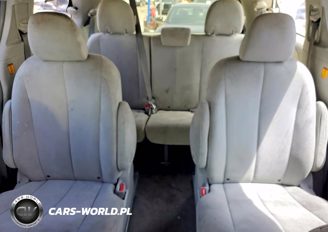 2011 Toyota Sienna Base 7-Passenger VIN:5TDKA3DC7BS003005 - 10