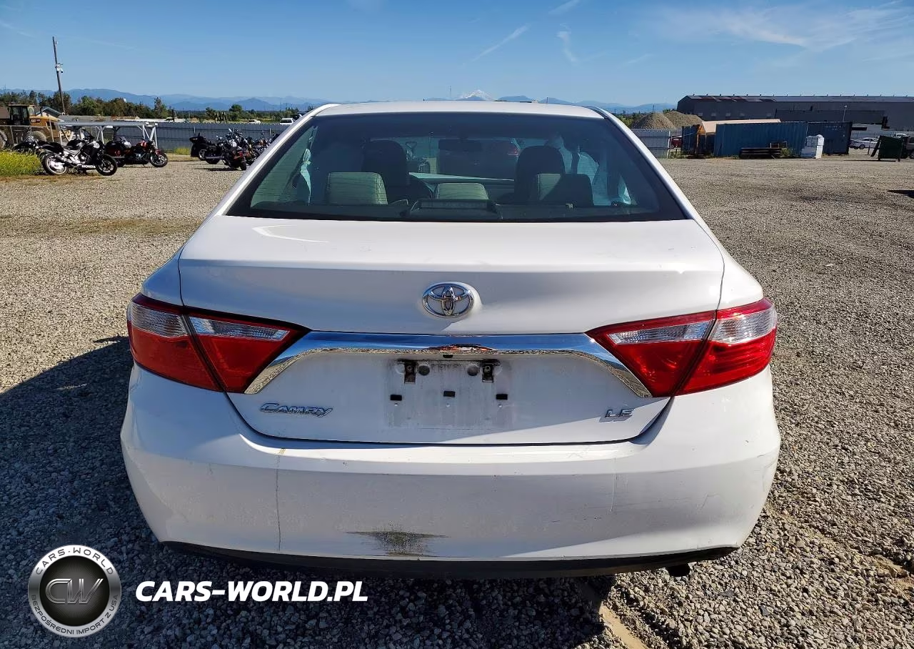 2017 Toyota Camry Le VIN:4T1BF1FKXHU683282 - 6