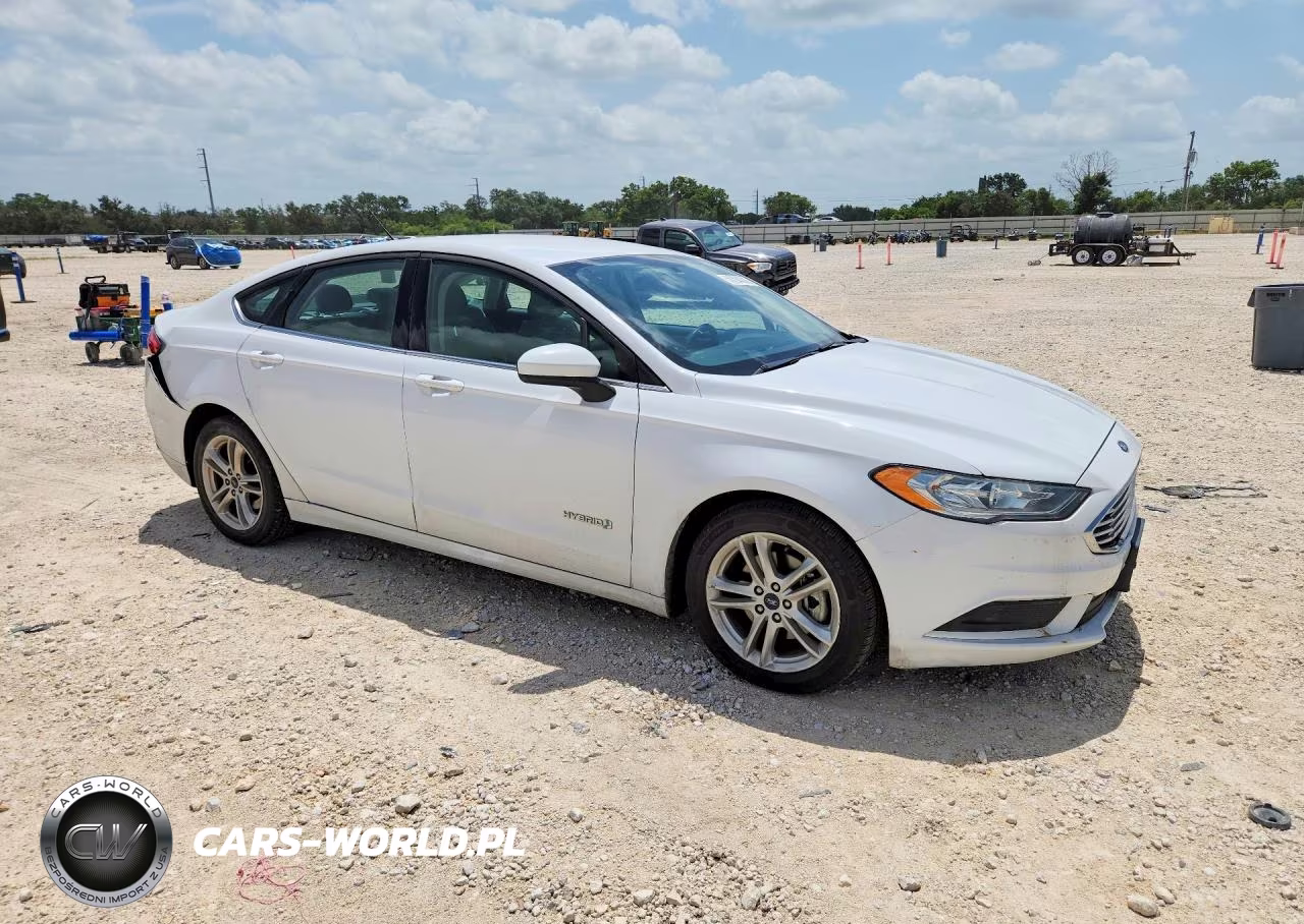 2018 Ford Fusion S Hybrid VIN:3FA6P0UU3JR204396 - 4