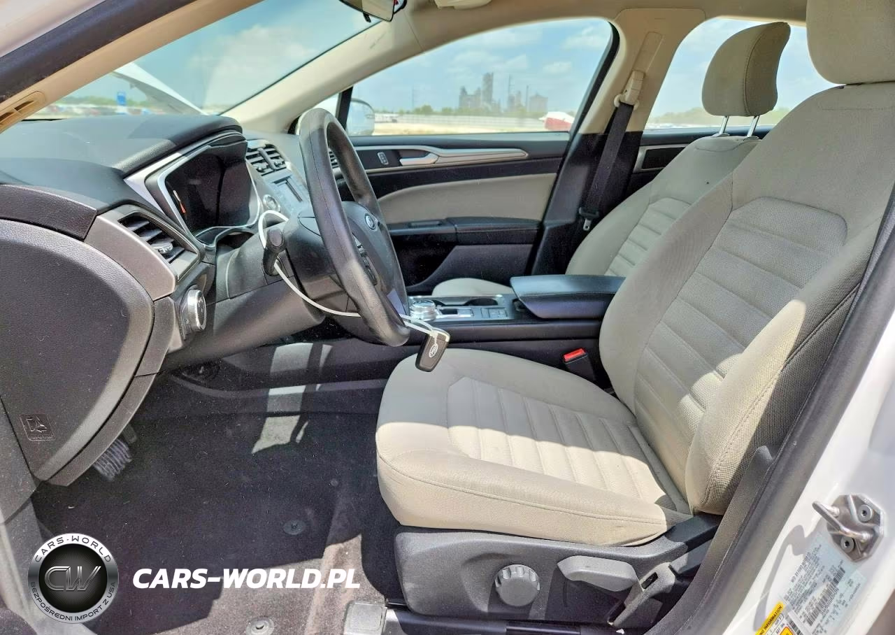 2018 Ford Fusion S Hybrid VIN:3FA6P0UU3JR204396 - 7