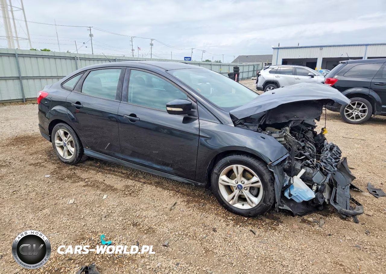 2014 Ford Focus Se VIN:1FADP3F25EL320417 - 4