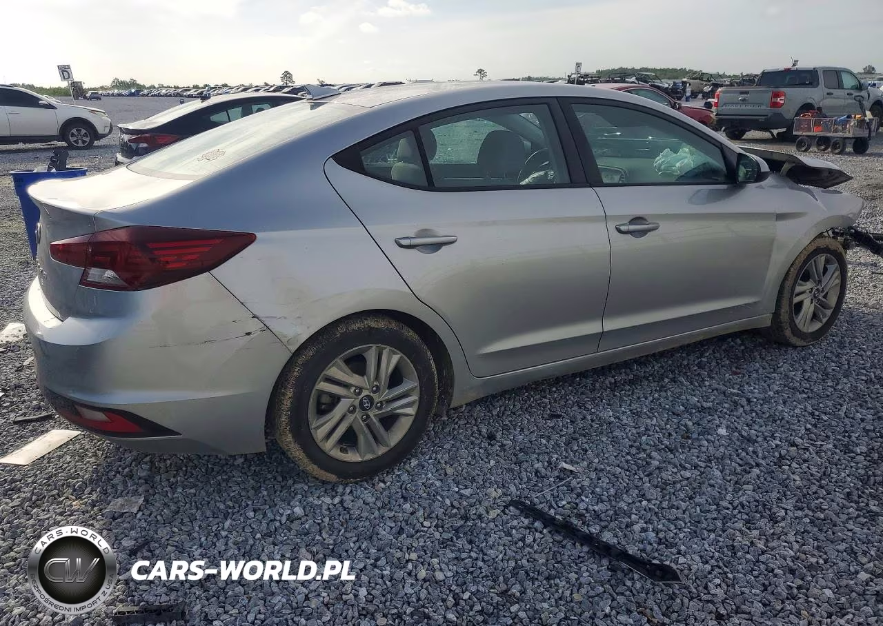 2020 Hyundai Elantra Sel VIN:5NPD84LF2LH547991 - 3