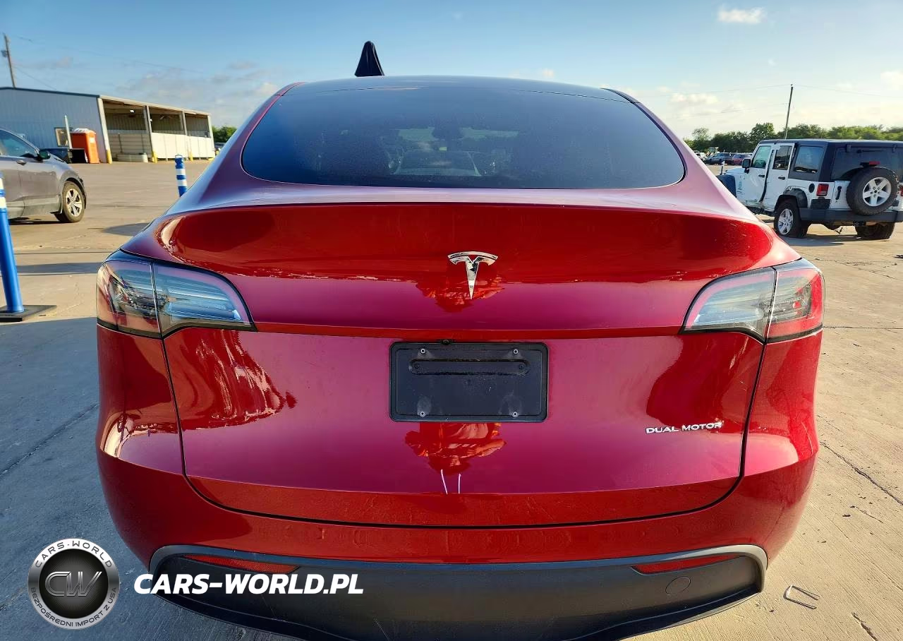 2024 Tesla Model Y VIN:7SAYGDEE6RA248942 - 6