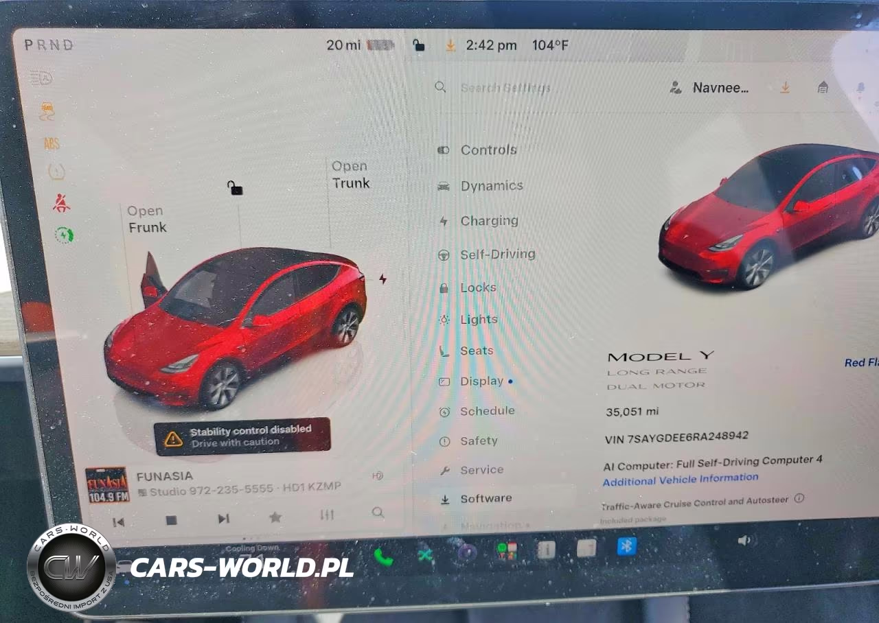 2024 Tesla Model Y VIN:7SAYGDEE6RA248942 - 9