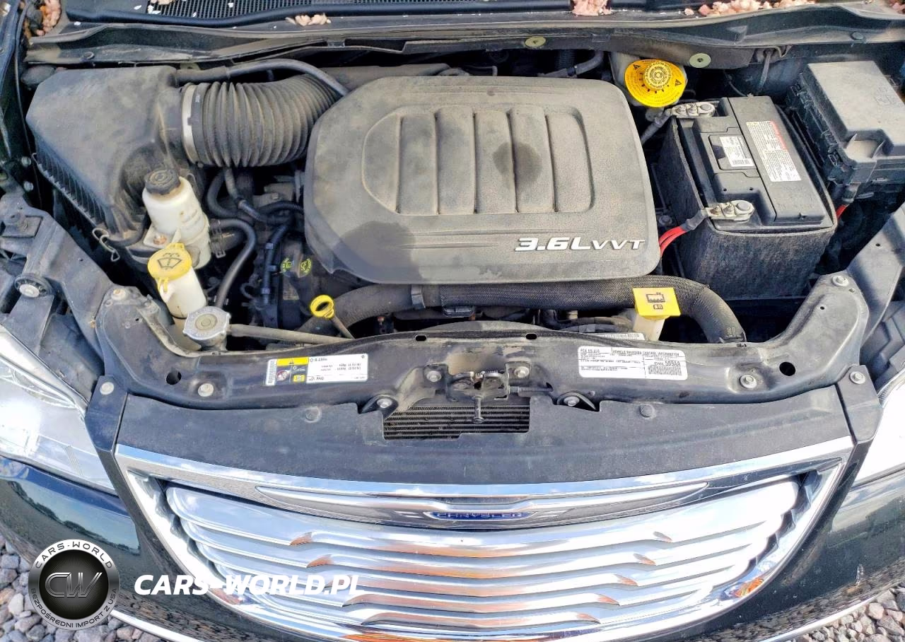 2016 Chrysler Town & Country Touring L VIN:2C4RC1CG9GR261804 - 12