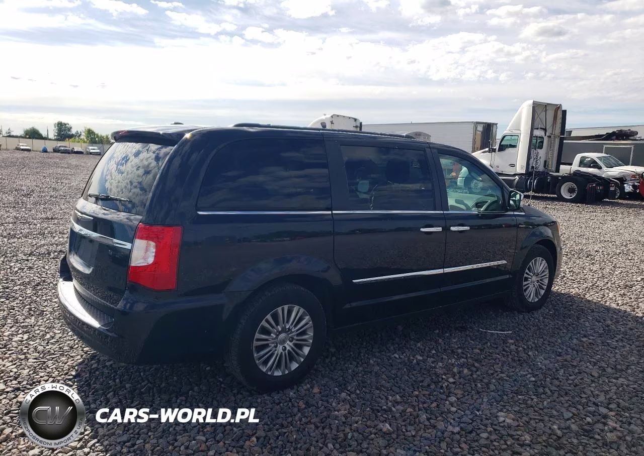 2016 Chrysler Town & Country Touring L VIN:2C4RC1CG9GR261804 - 3
