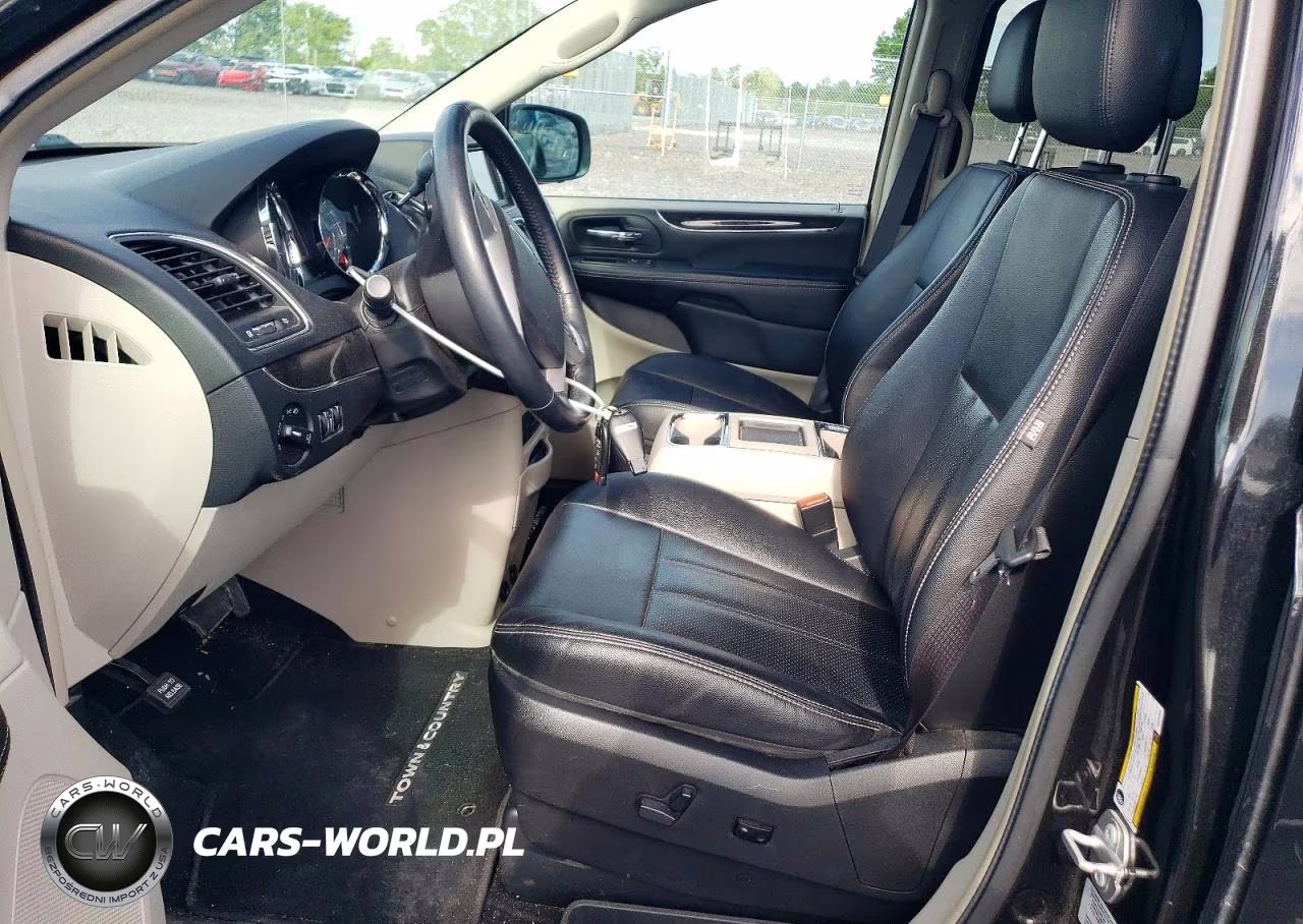 2016 Chrysler Town & Country Touring L VIN:2C4RC1CG9GR261804 - 7