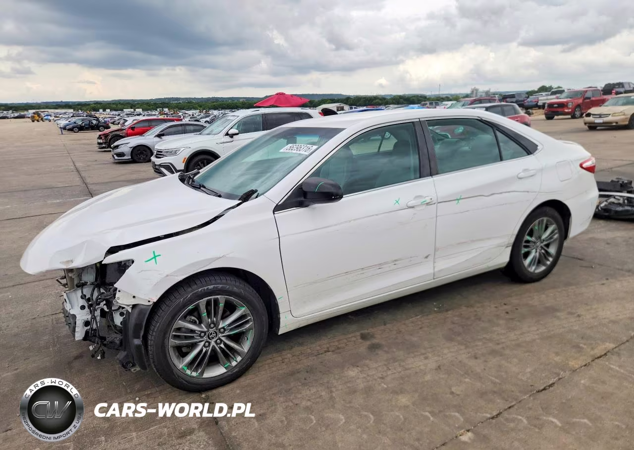 2015 Toyota Camry Se – zdjęcie 1 z 13