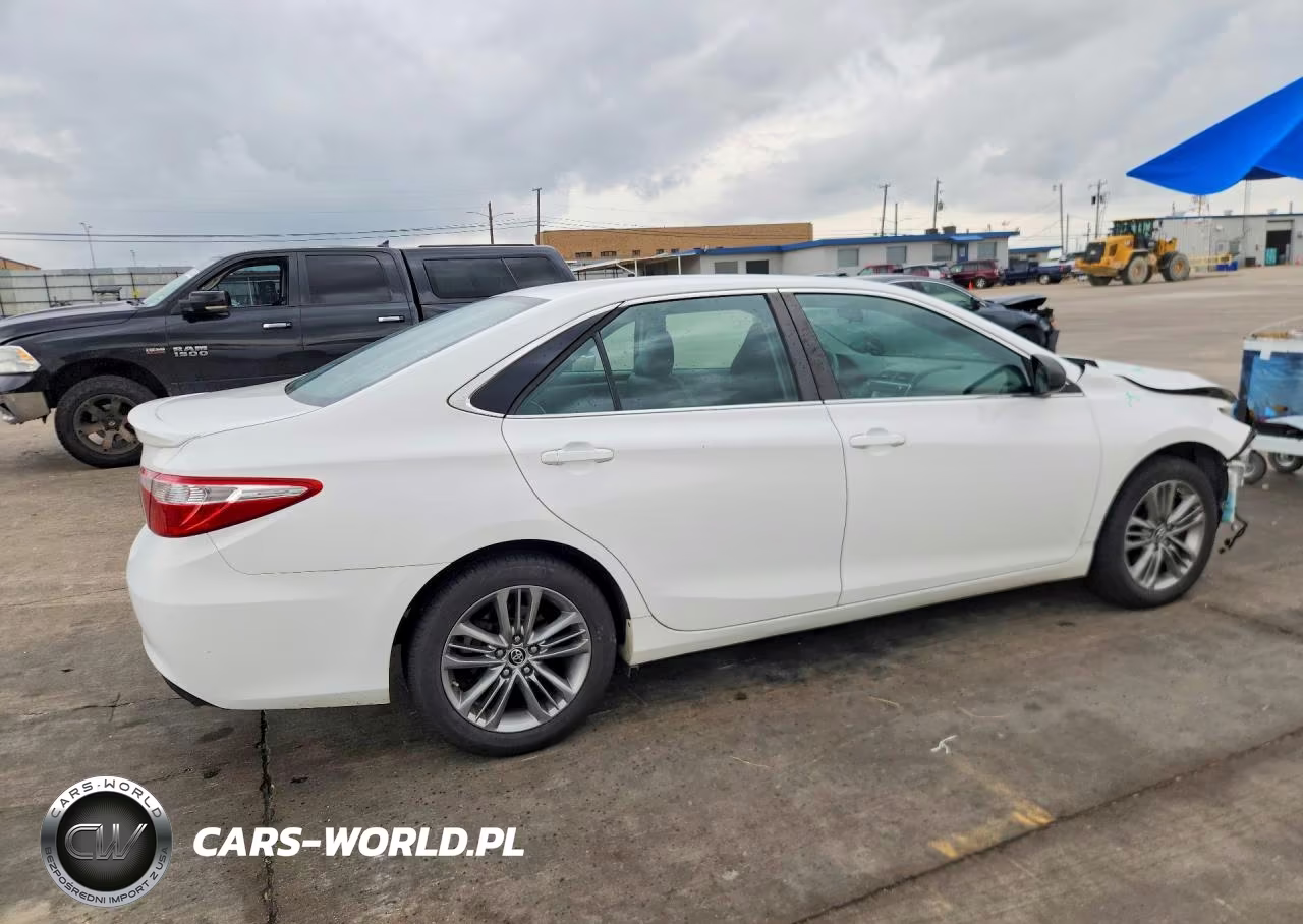2015 Toyota Camry Se VIN:4T1BF1FK2FU102290 - 3