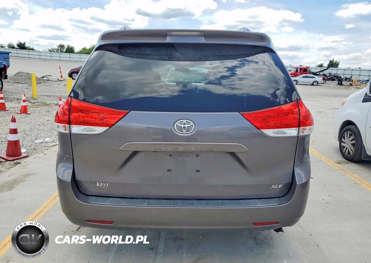 2013 Toyota Sienna Xle 8-Passenger VIN:5TDYK3DC2DS364328 - 6