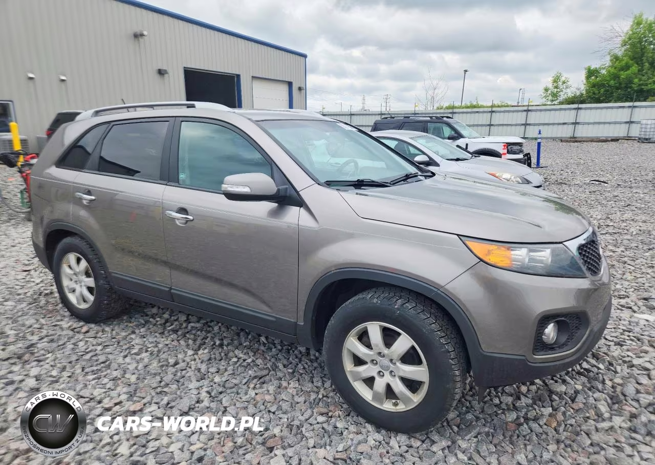 2013 Kia Sorento Lx VIN:5XYKT4A68DG421507 - 4
