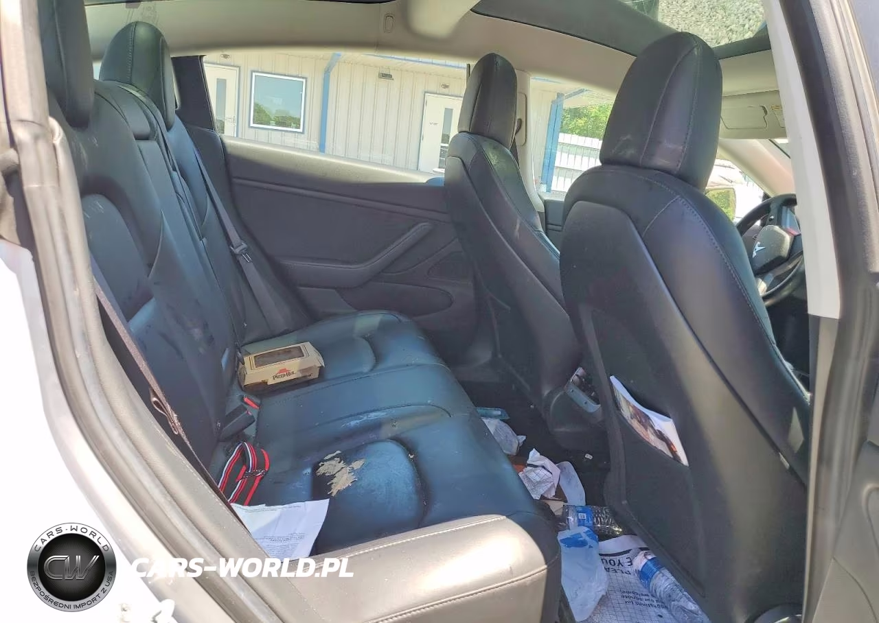 2018 Tesla Model 3 VIN:5YJ3E1EB7JF083329 - 10