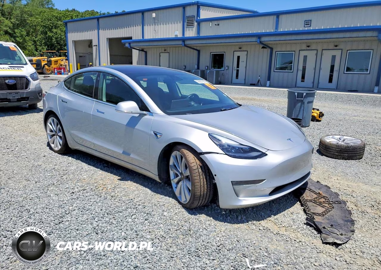 2018 Tesla Model 3 VIN:5YJ3E1EB7JF083329 - 4