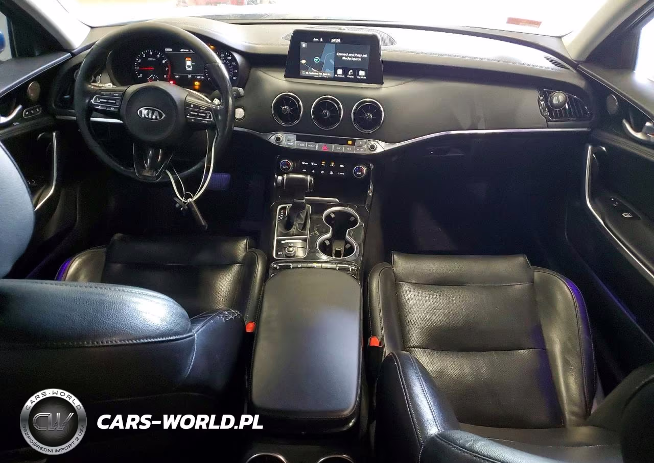 2018 Kia Stinger Premium VIN:KNAE25LA8J6025967 - 8