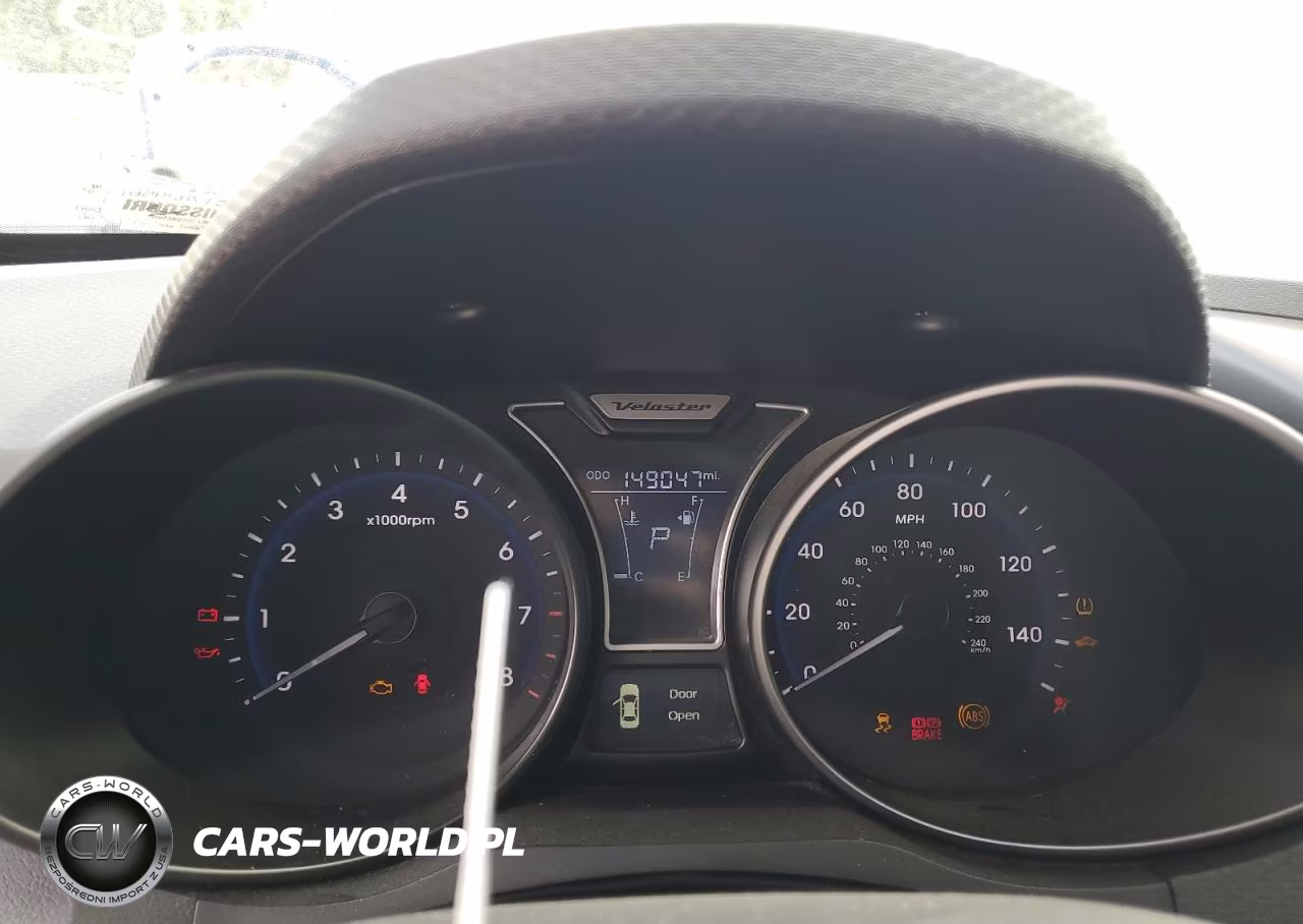 2015 Hyundai Veloster Turbo VIN:KMHTC6AE7FU242184 - 9