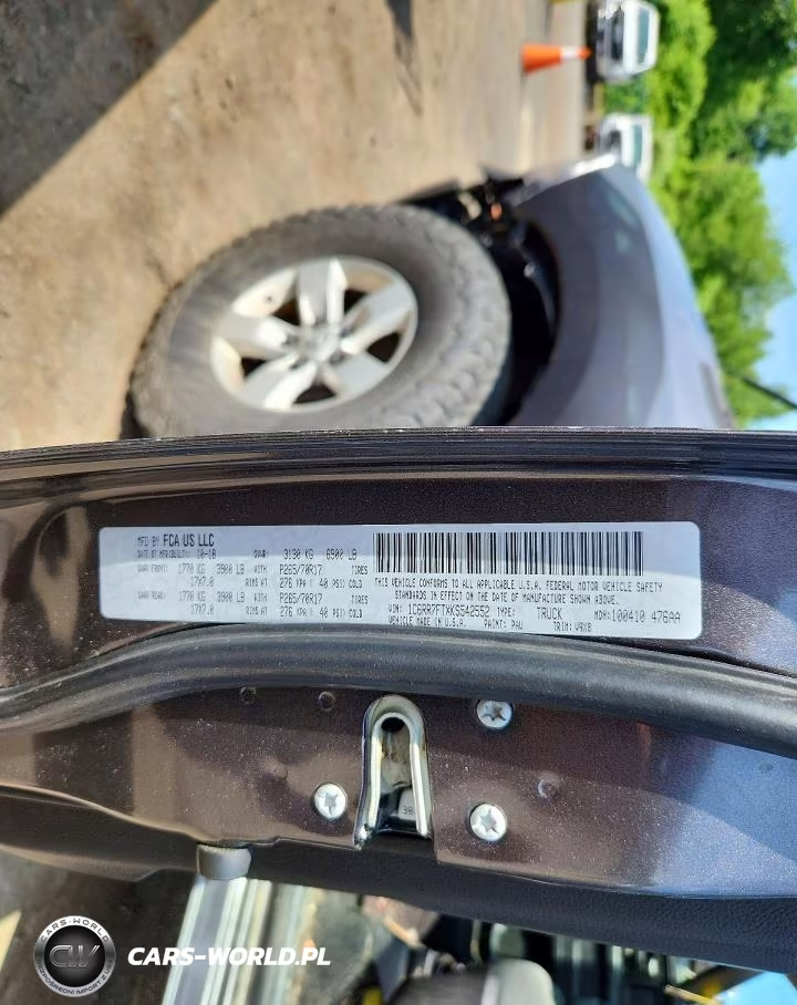2019 Ram 1500 Classic Tradesman VIN:1C6RR7FTXKS542552 - 12