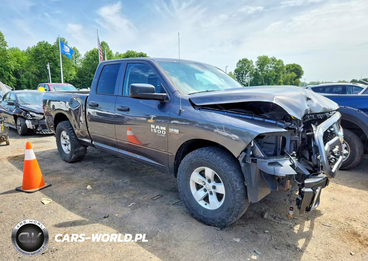 2019 Ram 1500 Classic Tradesman VIN:1C6RR7FTXKS542552 - 4