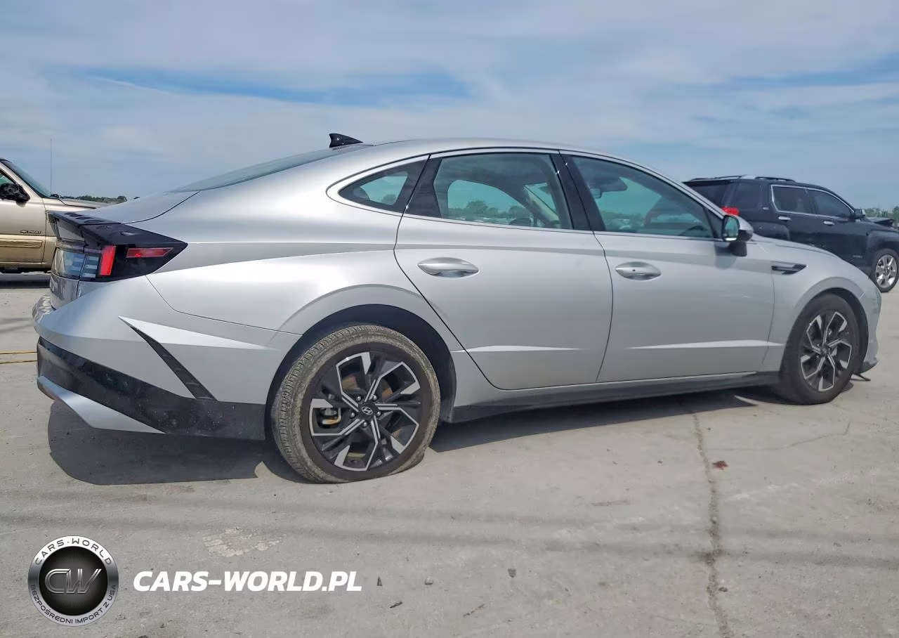 2025 Hyundai Sonata Sel VIN:KMHL64JA4SA493135 - 3
