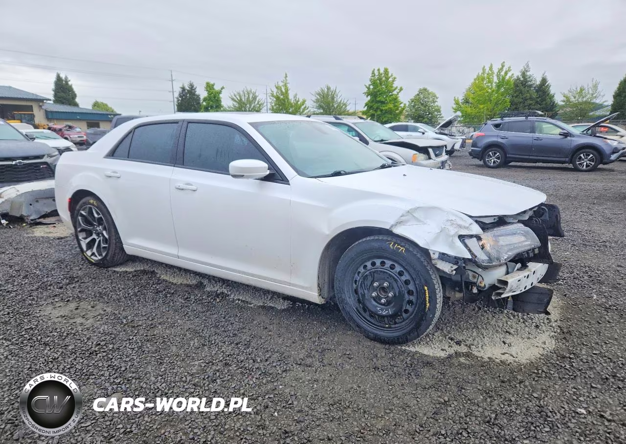 2016 Chrysler 300 S VIN:2C3CCABG4GH144780 - 4