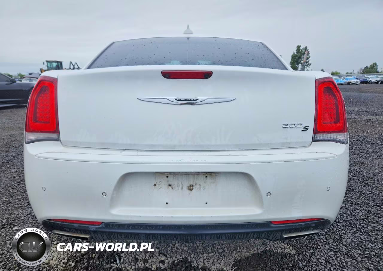 2016 Chrysler 300 S VIN:2C3CCABG4GH144780 - 6