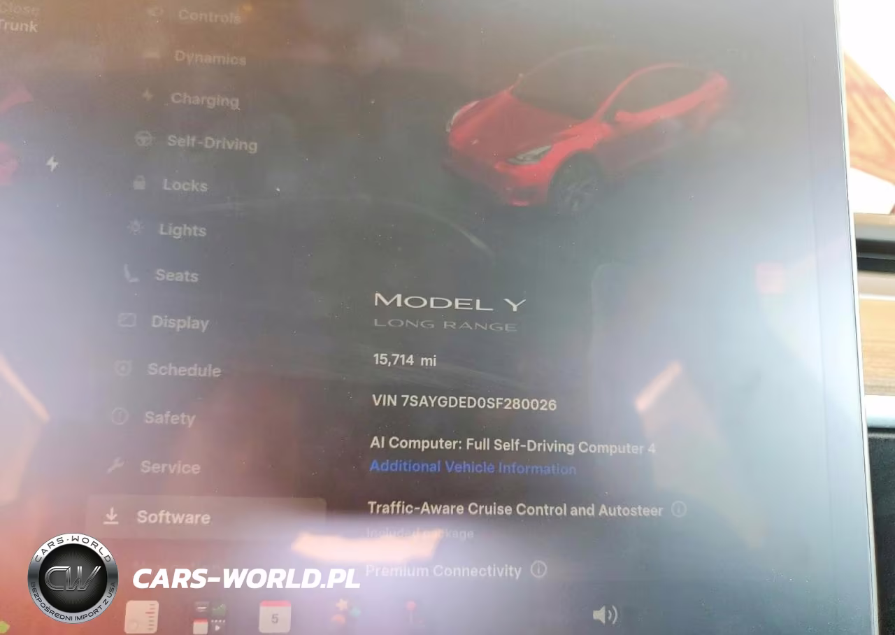 2025 Tesla Model Y VIN:7SAYGDED0SF280026 - 9