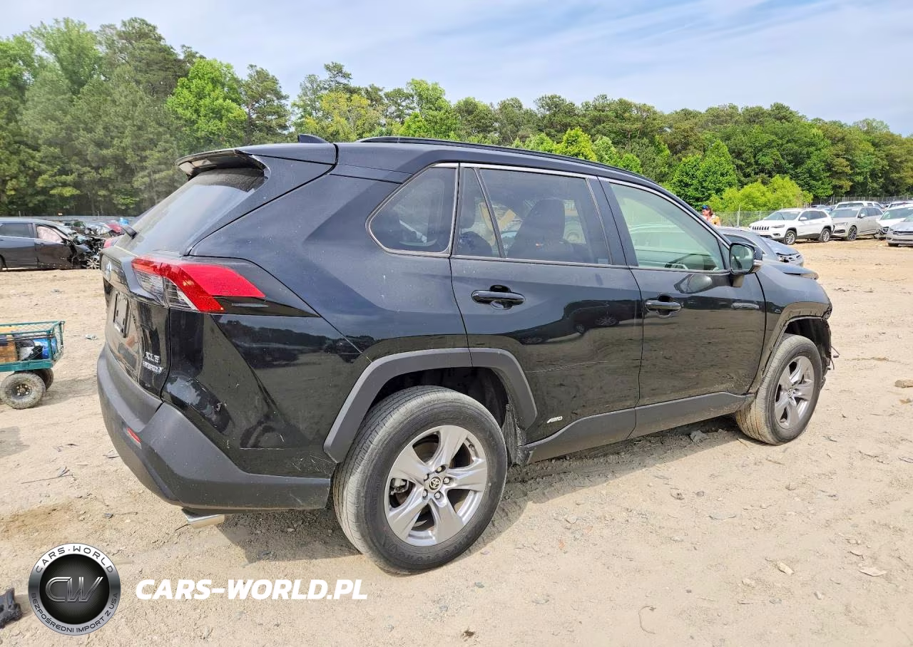 2024 Toyota Rav4 Hybrid Xle VIN:JTMRWRFV6RD254119 - 3