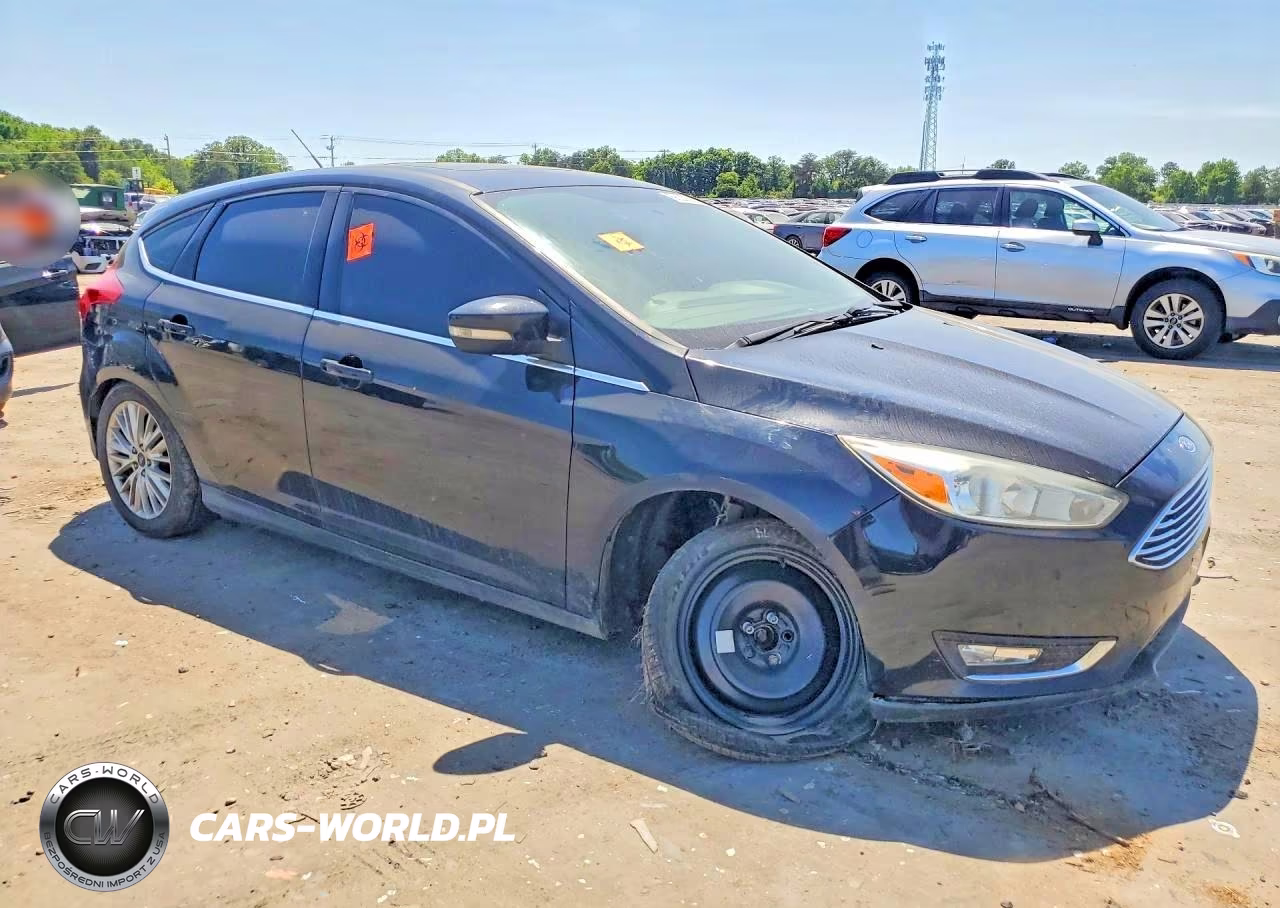 2016 Ford Focus Titanium VIN:1FADP3N21GL205432 - 4