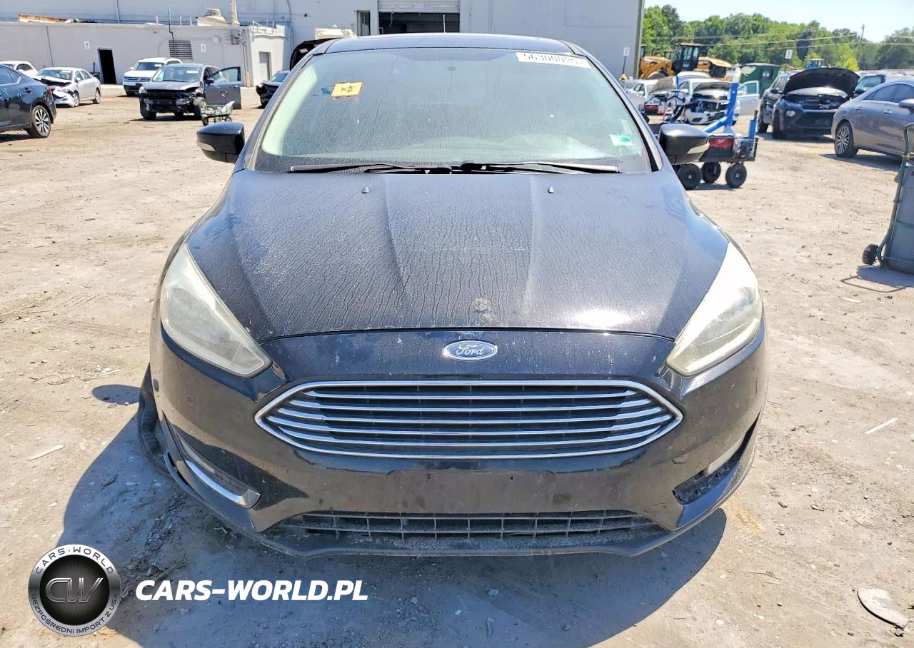 2016 Ford Focus Titanium VIN:1FADP3N21GL205432 - 5