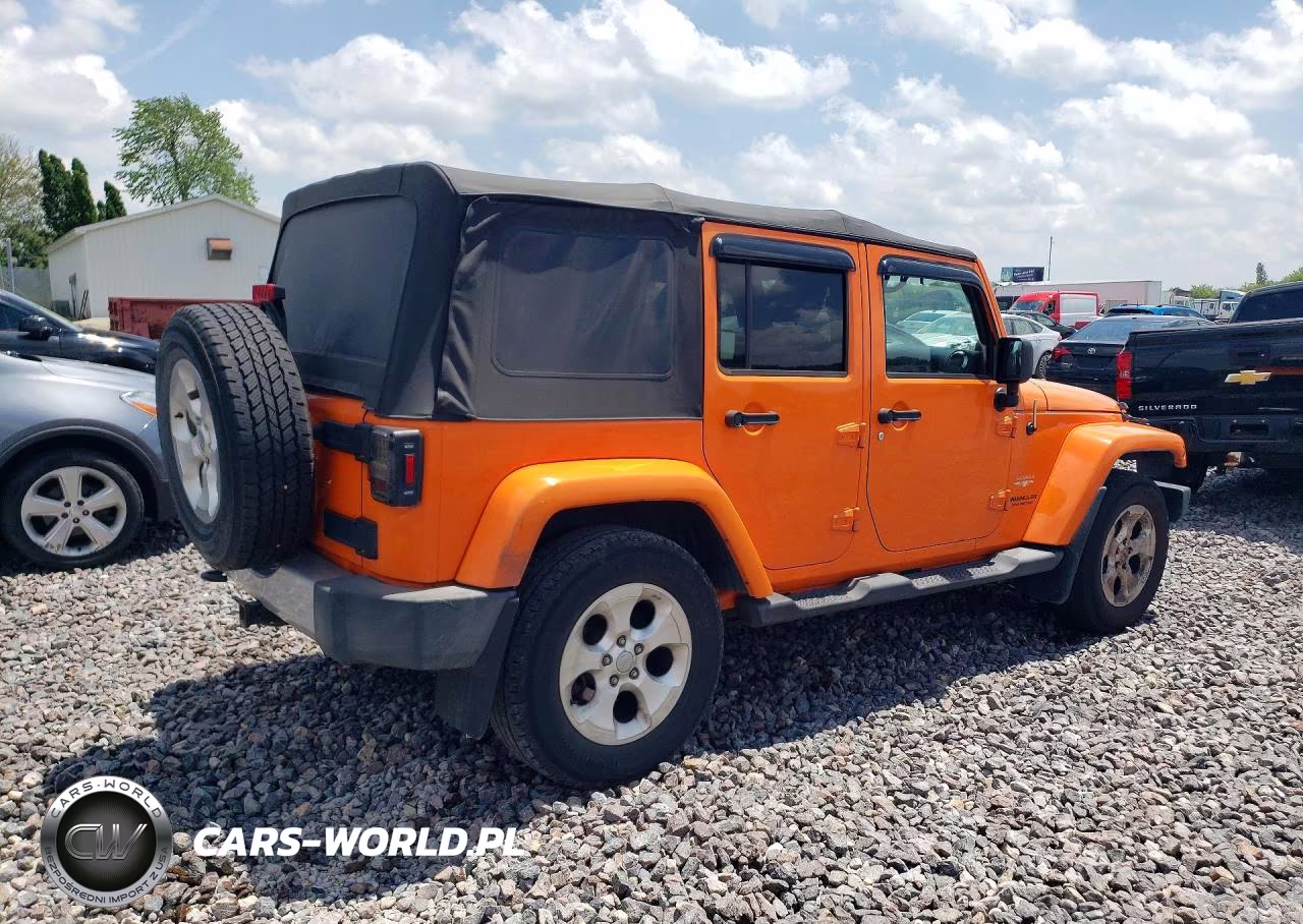 2013 Jeep Wrangler Unlimited Sahara VIN:1C4BJWEG0DL520668 - 3